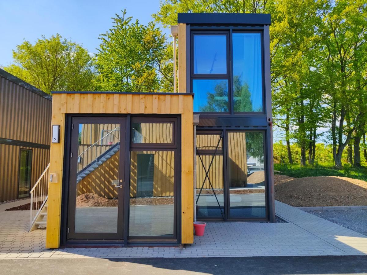 Modern Ausgebauter Ueberseecontainer Als Tiny House Wertheim Kültér fotó