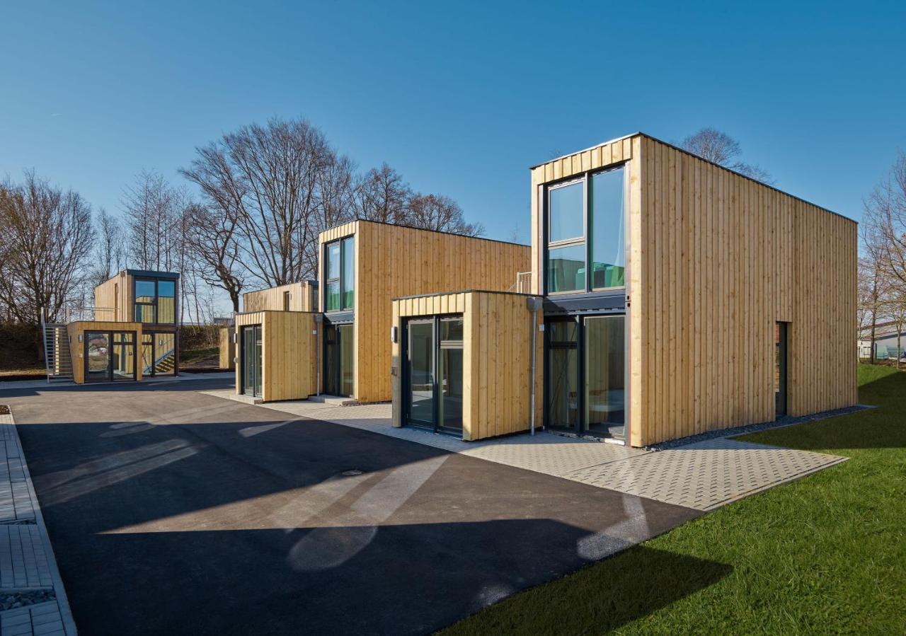 Modern Ausgebauter Ueberseecontainer Als Tiny House Wertheim Kültér fotó